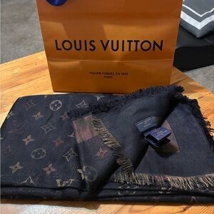Louis Vuitton Black and Gold Monogram Scarf